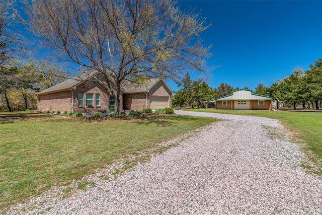 995 County Road 113, Whitesboro, TX 76273