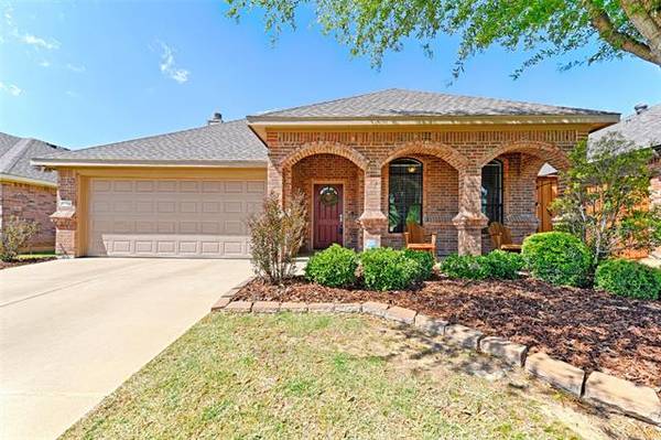 8253 Fall Crest Drive, Fort Worth, TX 76053