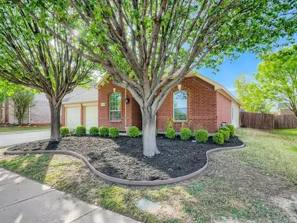 5028 Raisintree Drive, Fort Worth, TX 76244