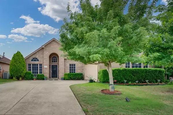 6509 Cove Hollow Drive, Arlington, TX 76002