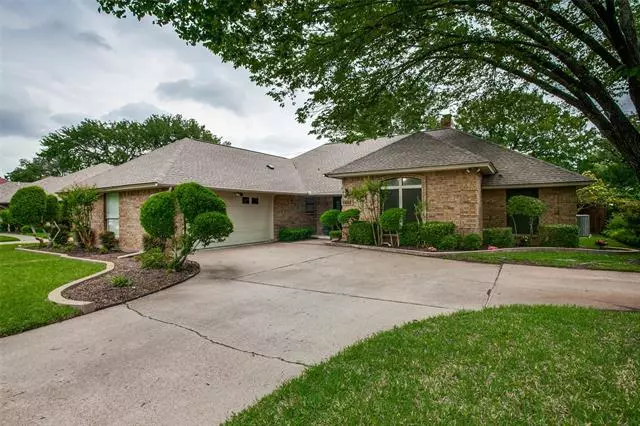 Arlington, TX 76006,2015 Oak Bluff Drive