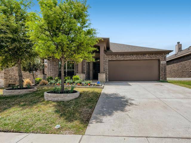 2928 Maple Creek Drive, Fort Worth, TX 76177