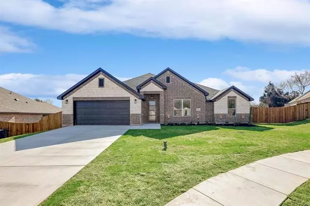 505 Woodland, Azle, TX 76020