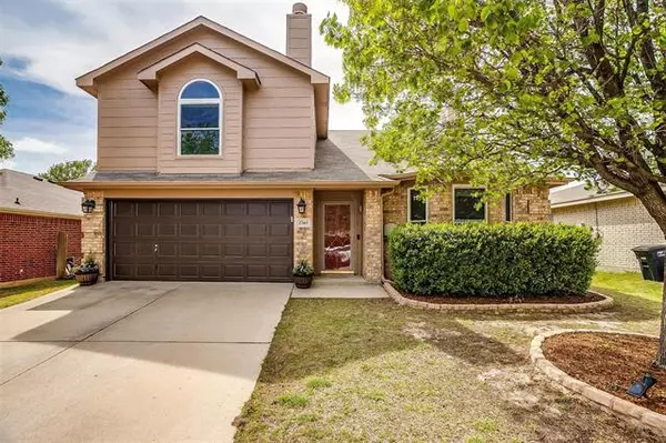 2740 Briscoe Drive, Fort Worth, TX 76108