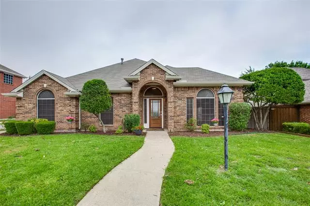 3306 Ashleaf Drive, Carrollton, TX 75007