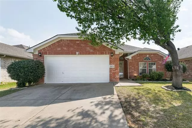 1851 Woodchase Drive, Fort Worth, TX 76120