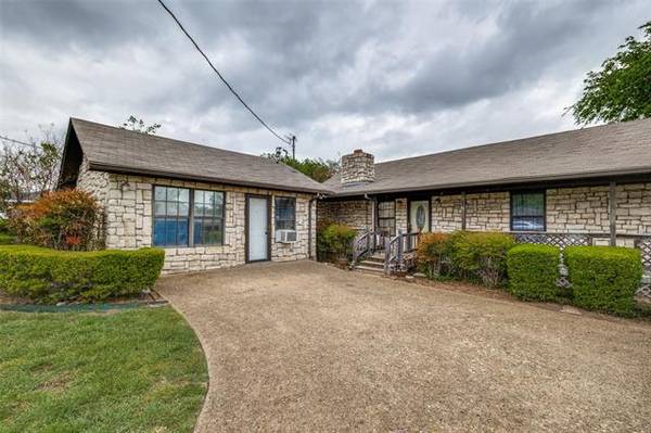 1215 W Ridge Drive, Duncanville, TX 75116