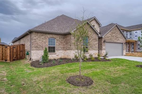 1513 Evening Primrose Drive, Mansfield, TX 76063