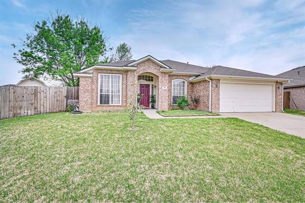 302 Fairhaven Court, Arlington, TX 76018