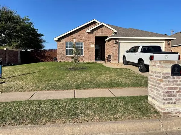 712 Daughters Drive, Burleson, TX 76028