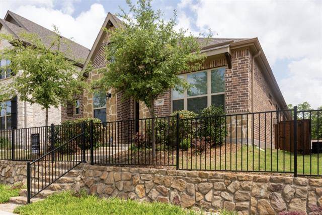 310 Julia Lane, Euless, TX 76040