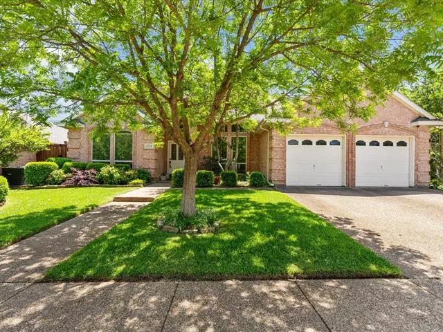 2724 Holly Brook Court, Bedford, TX 76021