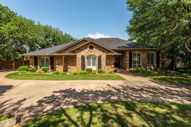 5101 Fairway Circle, De Cordova, TX 76049