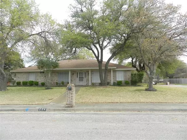 224 Squirebrook Drive, Desoto, TX 75115