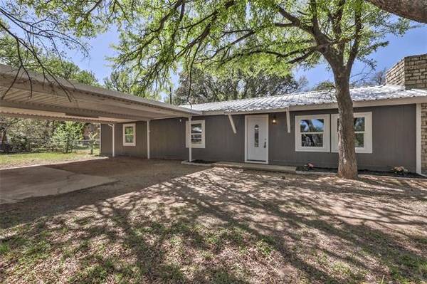 3009 Tanglewood Drive, Granbury, TX 76048