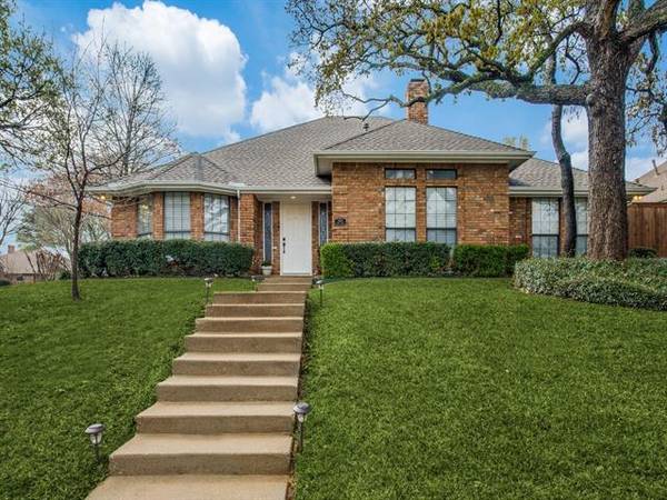 2901 River Crest Street, Grapevine, TX 76051