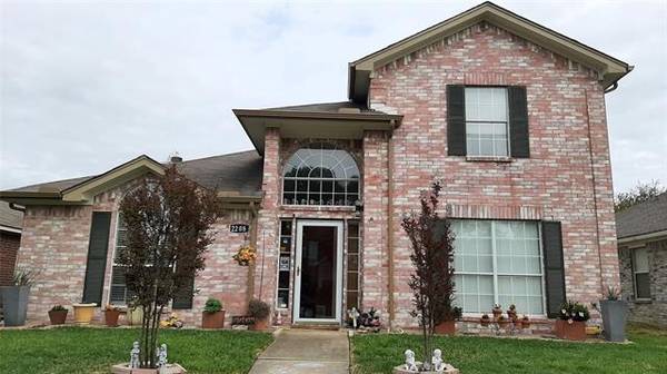 2208 Waterway Drive, Mesquite, TX 75181