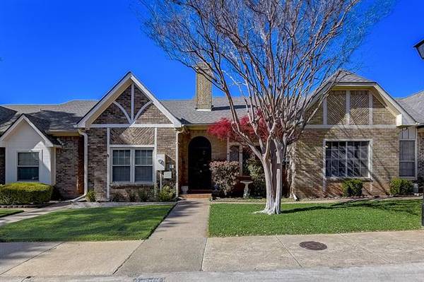 3021 Stonehenge Lane, Carrollton, TX 75006