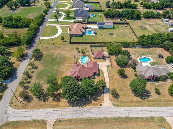 204 Winding Way Court, Ovilla, TX 75154