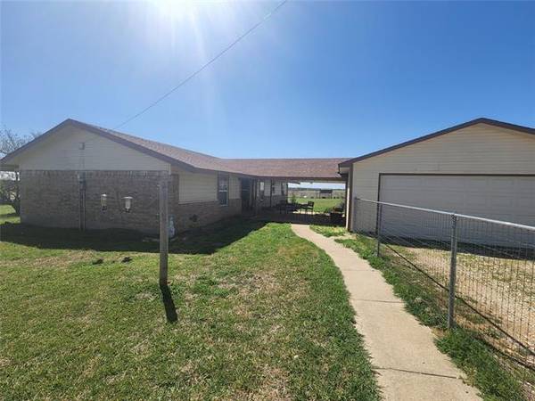 4923 Knight Lane,  Krum,  TX 76249