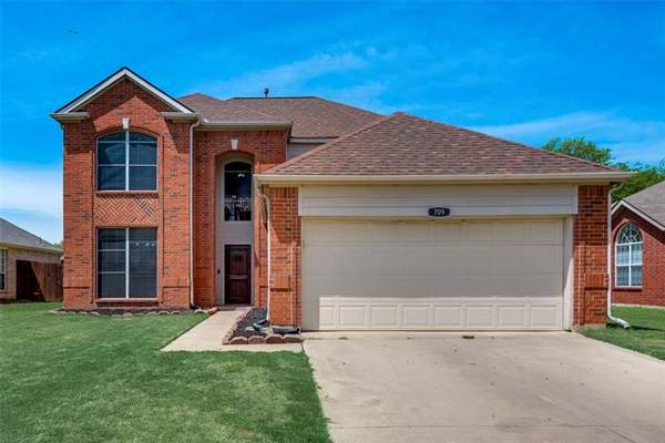 709 River Oak Way, Lake Dallas, TX 75065