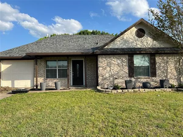 618 Brenna Road, Waxahachie, TX 75165