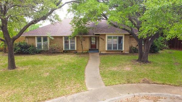 2413 Pearwood Court, Grand Prairie, TX 75050