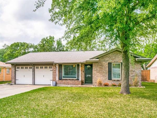 864 W Redbud Drive, Hurst, TX 76053