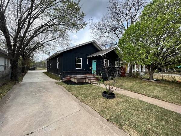 3004 S Adams Street, Fort Worth, TX 76110