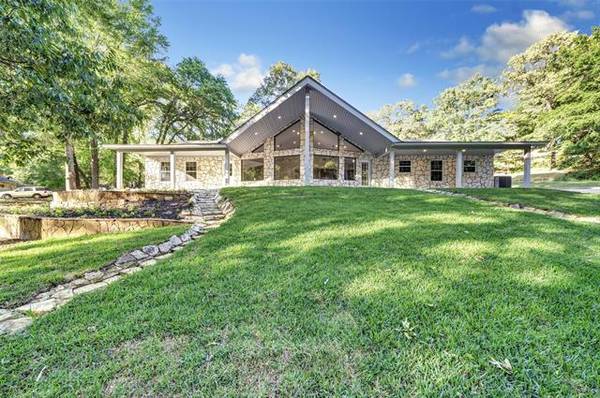 1302 Woodland Hills, Whitehouse, TX 75791