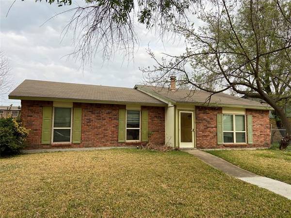 3702 Pinoak, Grand Prairie, TX 75052