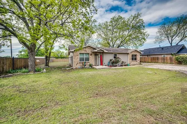 Maypearl, TX 76064,304 E 3rd Street