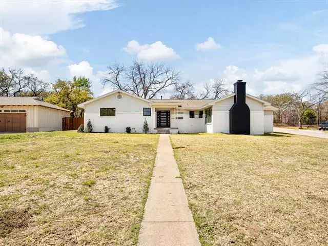 1700 Wilson Road, Fort Worth, TX 76112