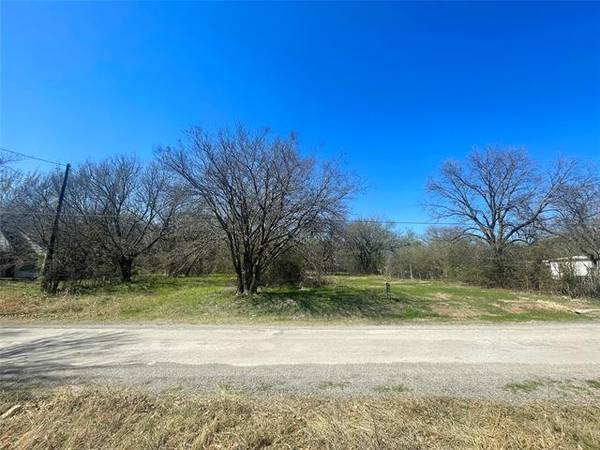 404 W Howell Street, Saint Jo, TX 76265