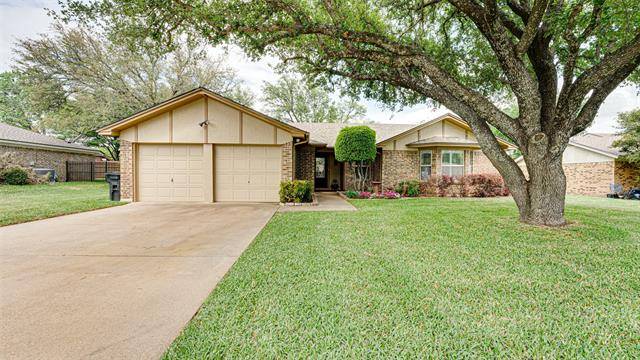 411 Meadow View Drive, Cleburne, TX 76033