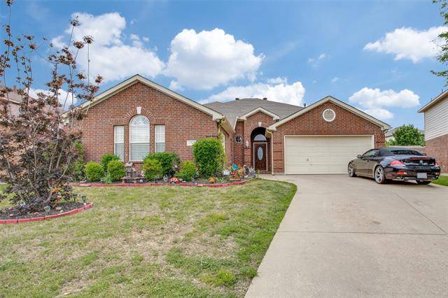 2747 Falcon Trail, Grand Prairie, TX 75052