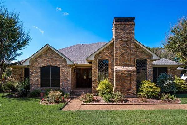 511 Winding Creek Trail, Oak Leaf, TX 75154