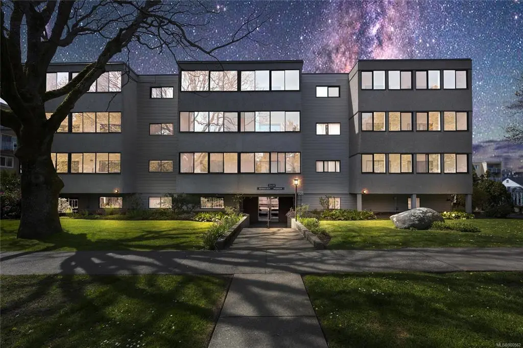 2610 GRAHAM St #203, Victoria, BC V8T 3Y9