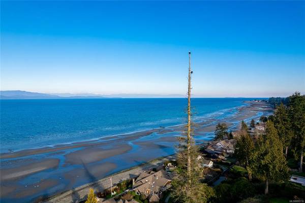 Qualicum Beach, BC V9K 0A2,963 Bluffs Dr