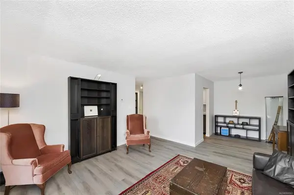 2610 GRAHAM St #203, Victoria, BC V8T 3Y9