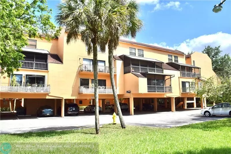 Plantation, FL 33325,430 Commodore Dr  #108