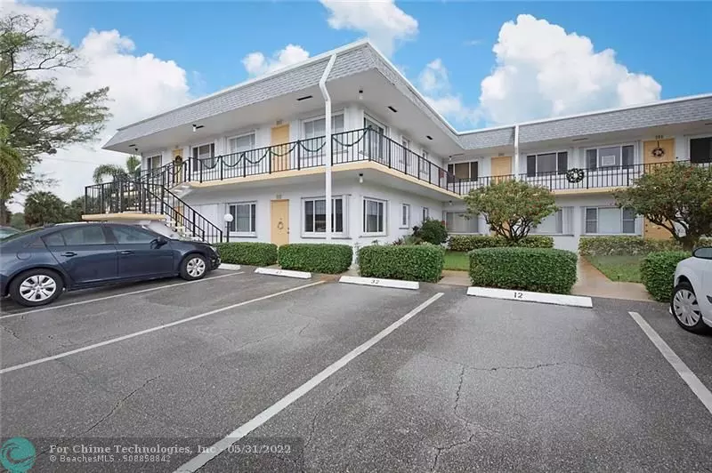 Lake Worth Beach, FL 33461,3000 Lake Osborne Dr  #203