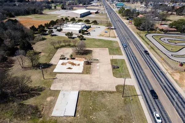 Seven Points, TX 75143,615 E Cedar Creek Parkway