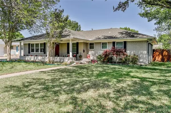 204 Saint Lukes Drive,  Richardson,  TX 75080