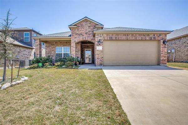 313 Iron Ore Trail, Fort Worth, TX 76131