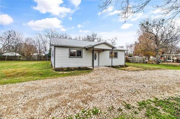 204 W Benton Street W, Rice, TX 75155