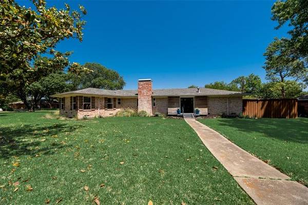 2418 Mesa Drive, Richardson, TX 75080