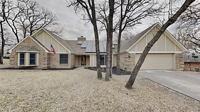 1009 Wood Ridge Drive, Azle, TX 76020