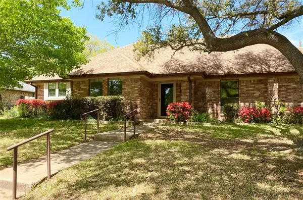 316 Hollie Circle,  Sulphur Springs,  TX 75482