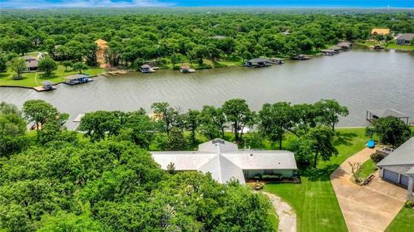 102 Molala Cove, Lake Kiowa, TX 76240